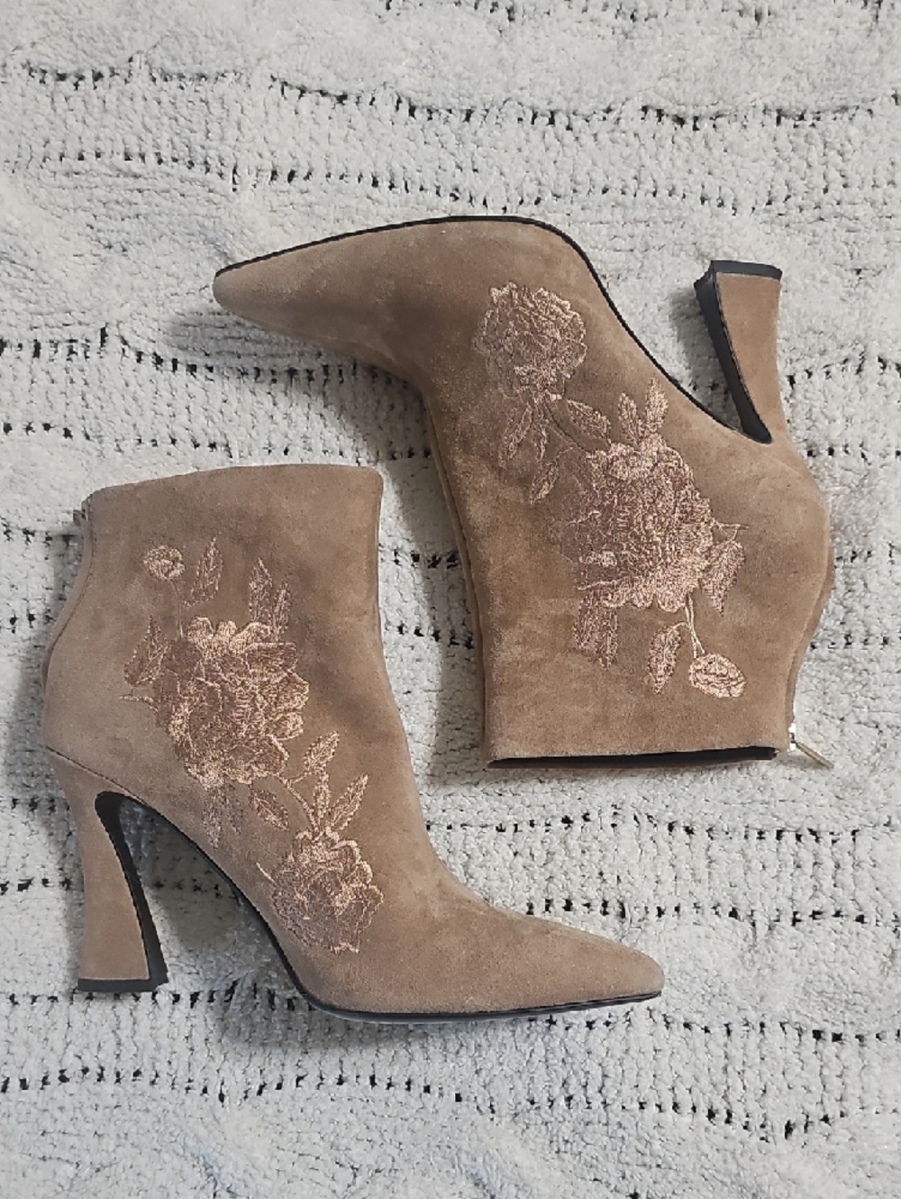 Natori Mitso Sugo Embroidered Heeled Ankle Booties